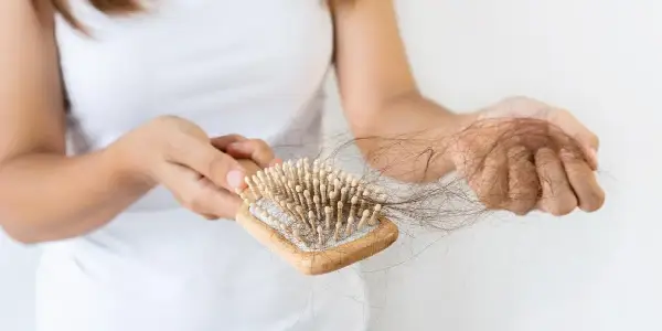 Caída del cabello o debilidad capilar