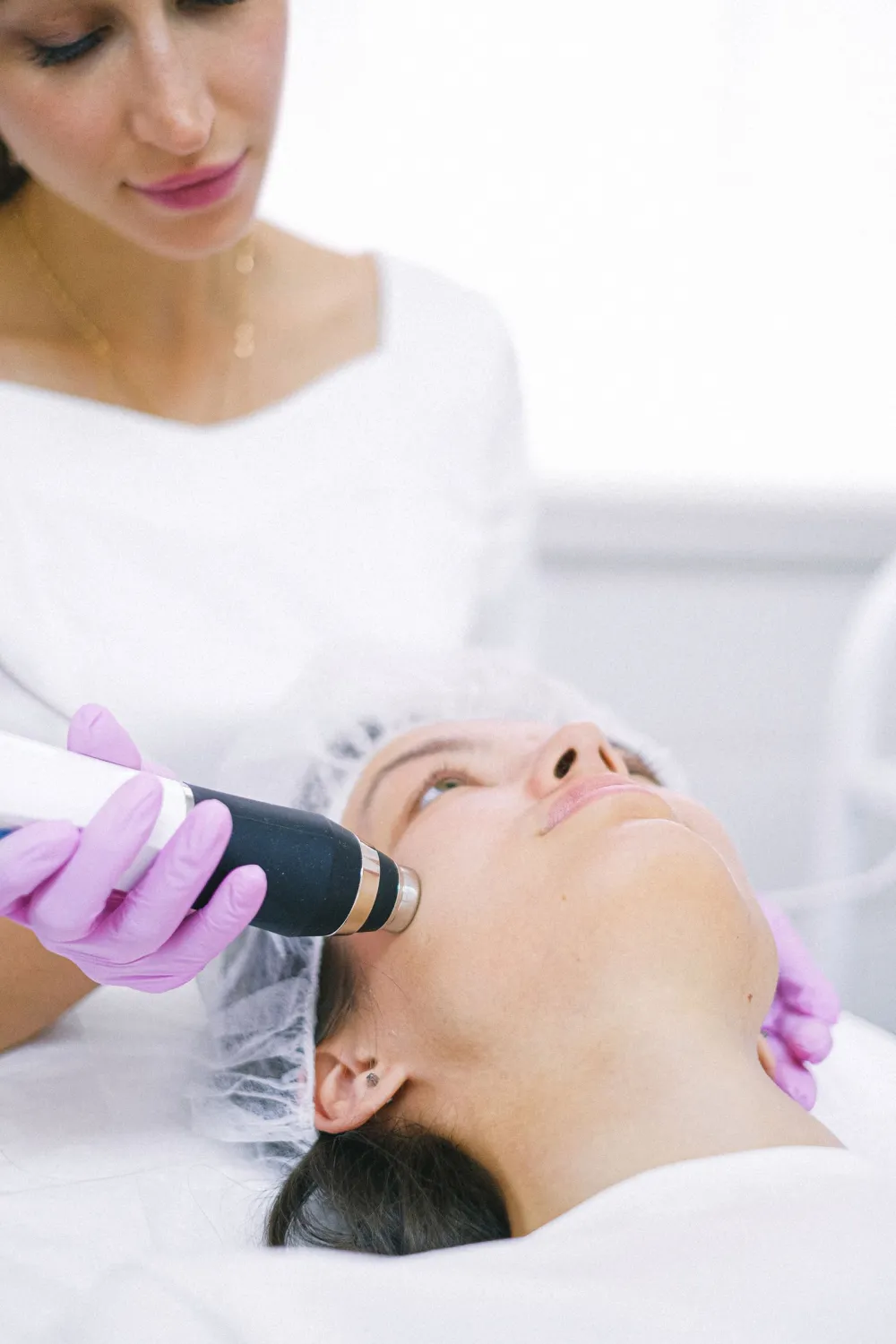 Rajeunissement du contour des yeux